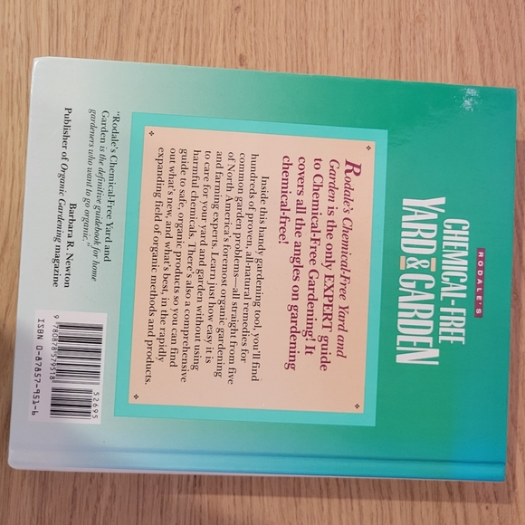 Rodale's Chemical free yard and garden book - Picture 2 of 3